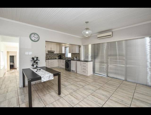 5 BEDROOM HOUSE FOR SALE IN PAROW NORTH